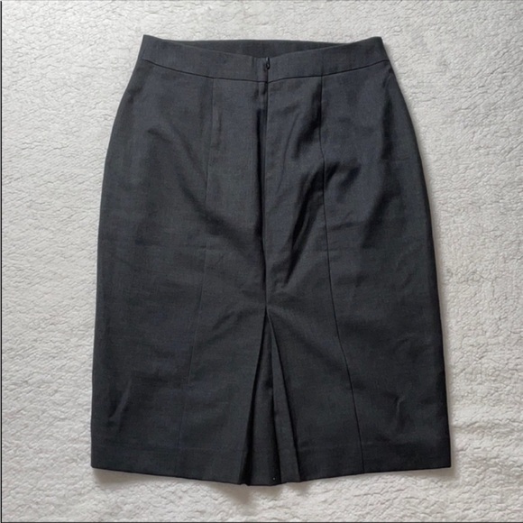 Ann Taylor Dark Gray Skirt Cute casual career Business
Size 4 - Picture 3 of 8